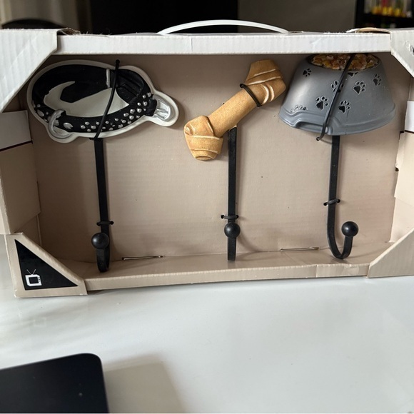 GCG Studio Other - Dog Themed Wall Hooks Set